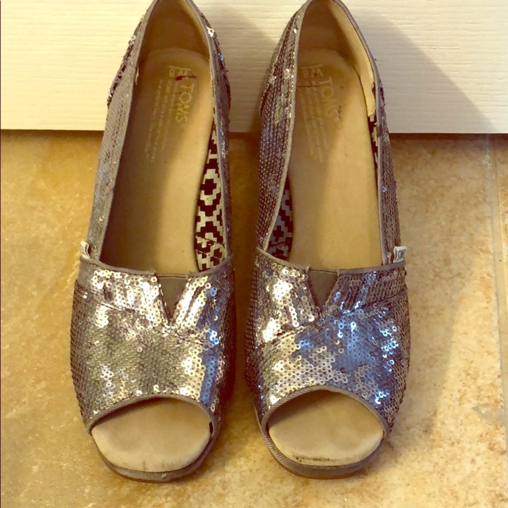 Toms gray/sequined wedges. Size 8